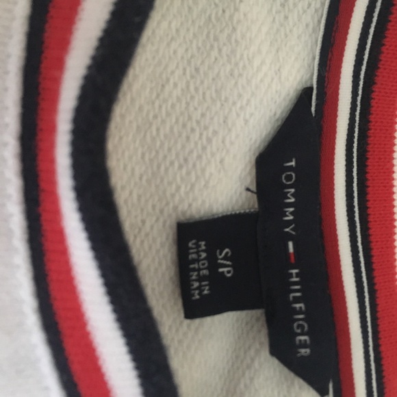 tommy hilfiger sweatshirt - Picture 2 of 2